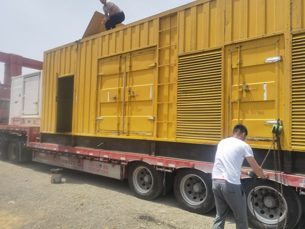 长征镇除了负载情况和发动机维护，还有哪些因素会影响 200kw 柴油发电机的油耗？